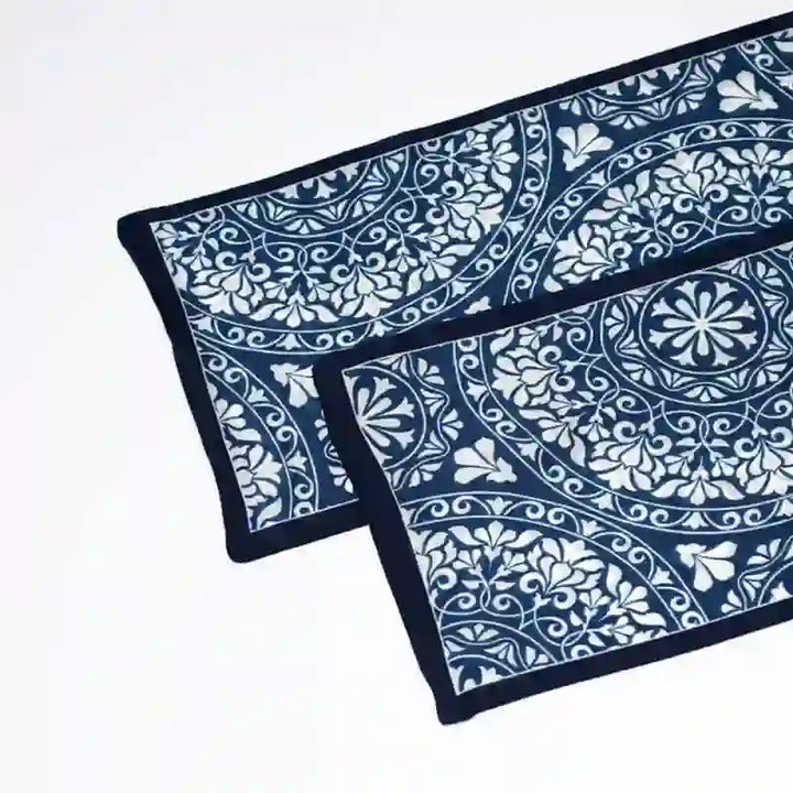 Écharpe longue et fine à fleurs bleues et blanches pour homme