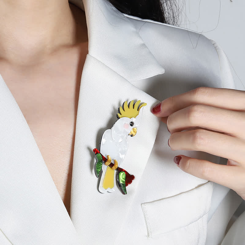 Broche en acrylique faite main en forme d'oiseau perroquet blanc - image 2