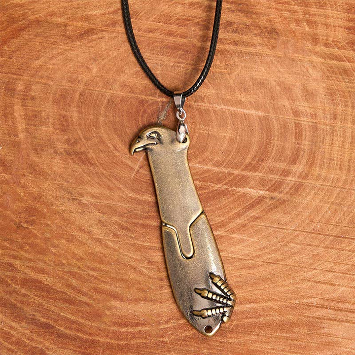 Collier pendentif multifonction avec couteau caché Liberal Hawk
