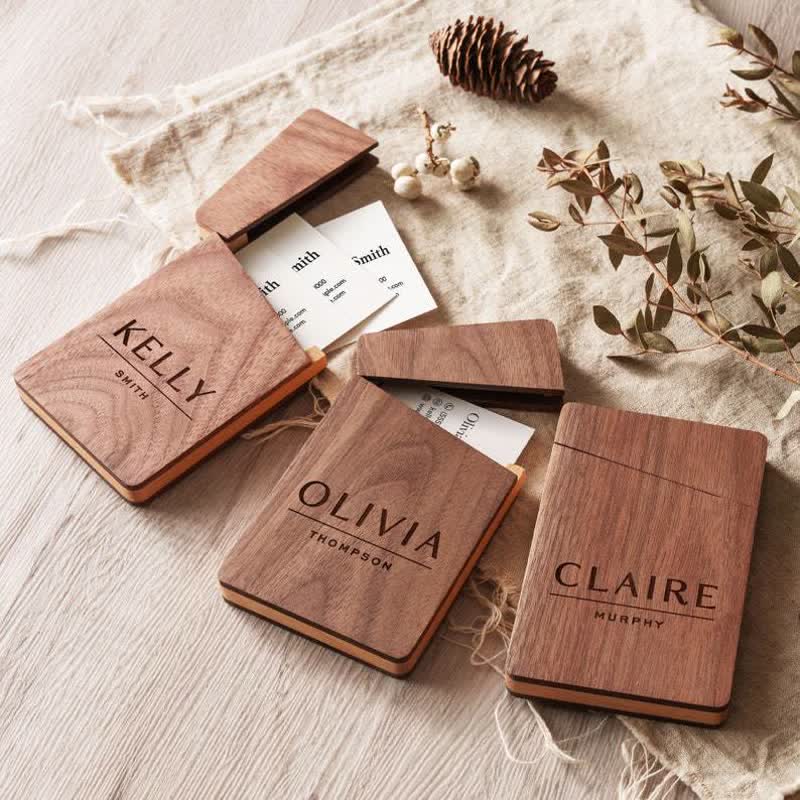 Étui en bois pour cartes de visite avec nom gravé personnalisé - image 1