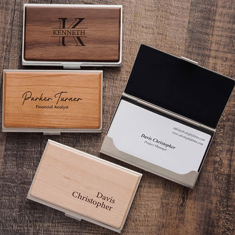 Étui en bois pour cartes de visite avec nom gravé personnalisé - image 0