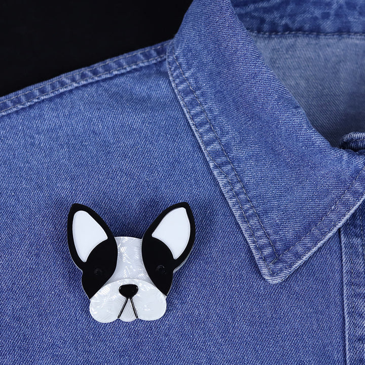 Broche en acrylique faite à la main en forme de chien noir et blanc - image 3