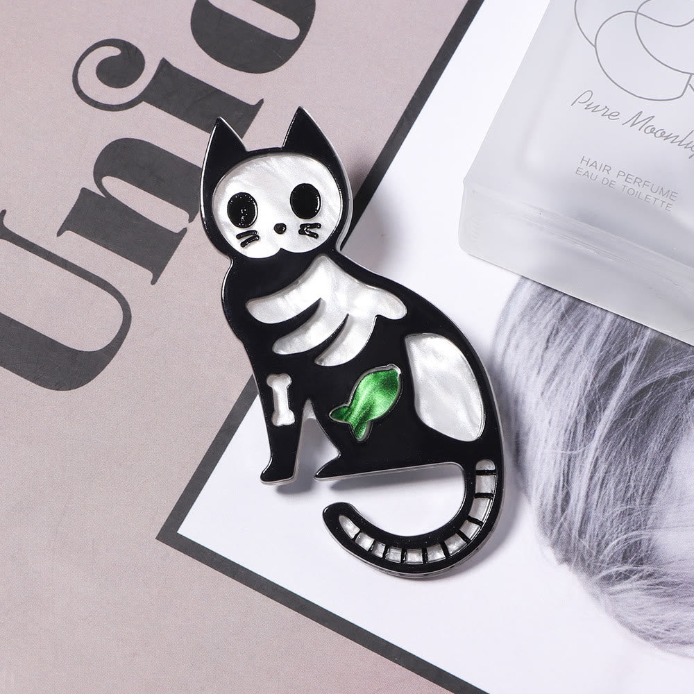 Broche en acrylique faite main en forme de petit chat pour Halloween - Noir - image 1