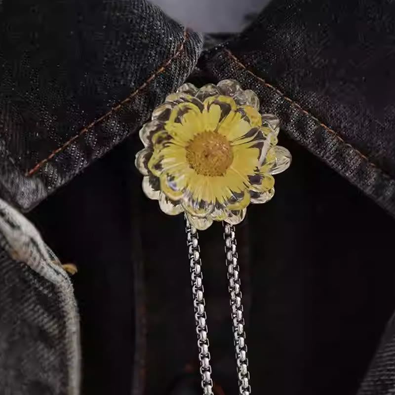 Cravate bolo pour femme en marguerite séchée faite à la main - Jaune clair - chaîne en acier - image 1