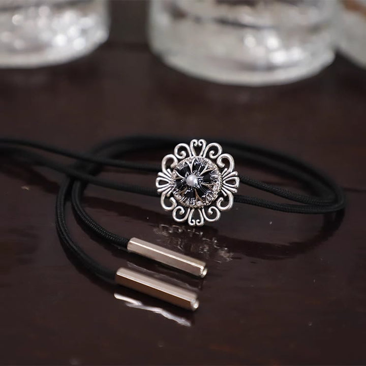 Cravate bolo ronde exquise en dentelle imitation perle avec pendentif - Pendentif en dentelle + corde - image 4