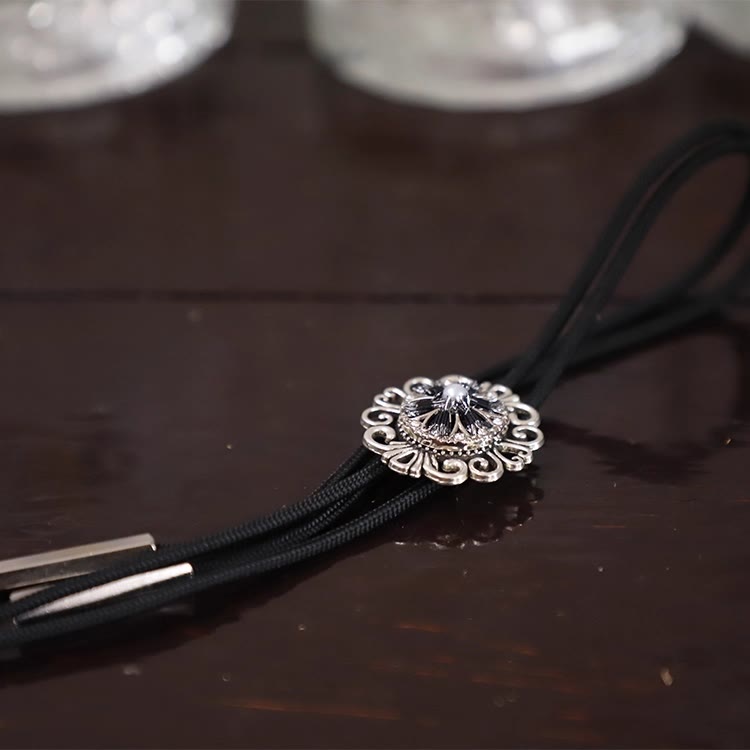 Cravate bolo ronde exquise en dentelle imitation perle avec pendentif - image 5