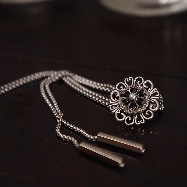 Cravate bolo ronde exquise en dentelle imitation perle avec pendentif - Pendentif en dentelle + chaîne en acier - image 2
