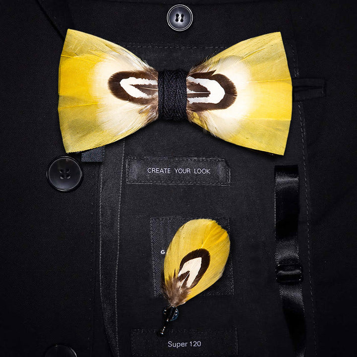 Nœud papillon en plumes de perroquet jaune avec épingle à revers - Adulte - image 0