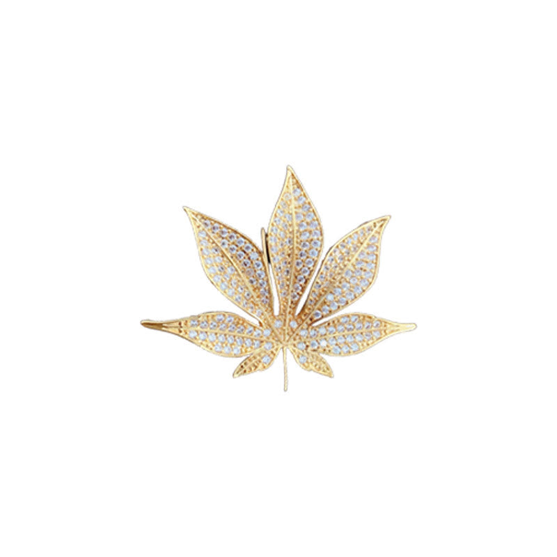 Broche en métal doré avec feuille d'érable et zircon - image 3