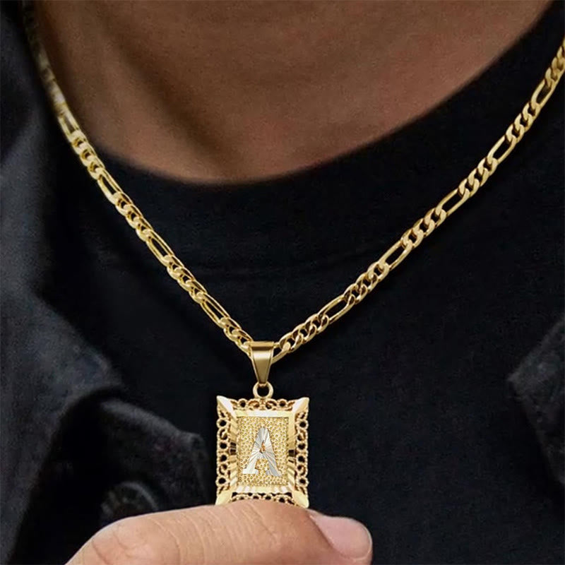 Collier doré exquis avec lettres creuses carrées - image 1