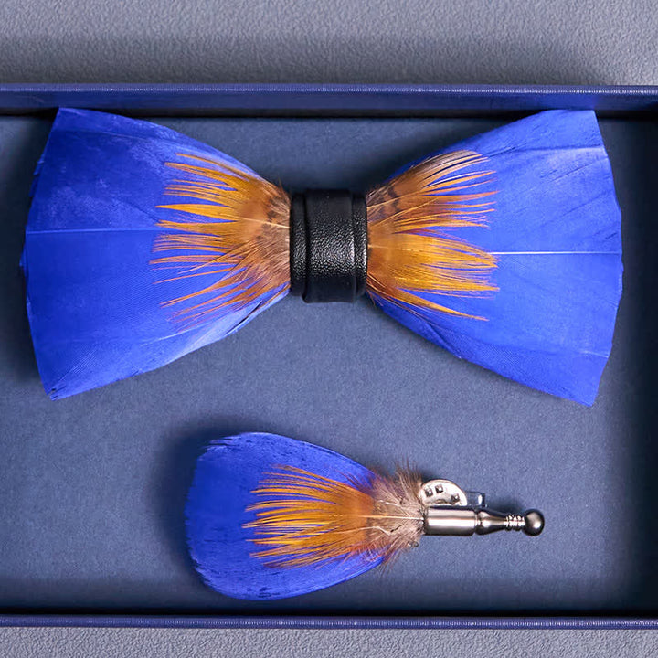 Nœud papillon à plumes bleu roi et orange avec épingle à revers - image 3