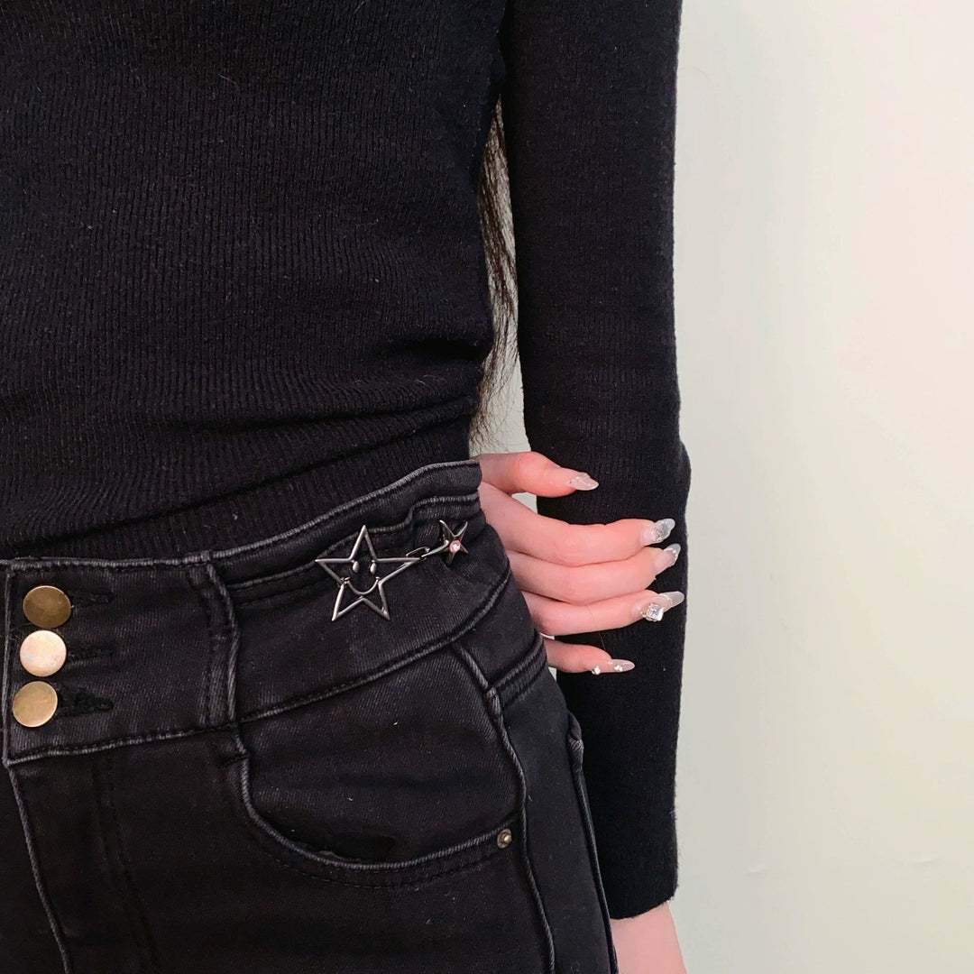 Clip de ceinture en forme de pentagramme avec visage souriant creux noir - image 0