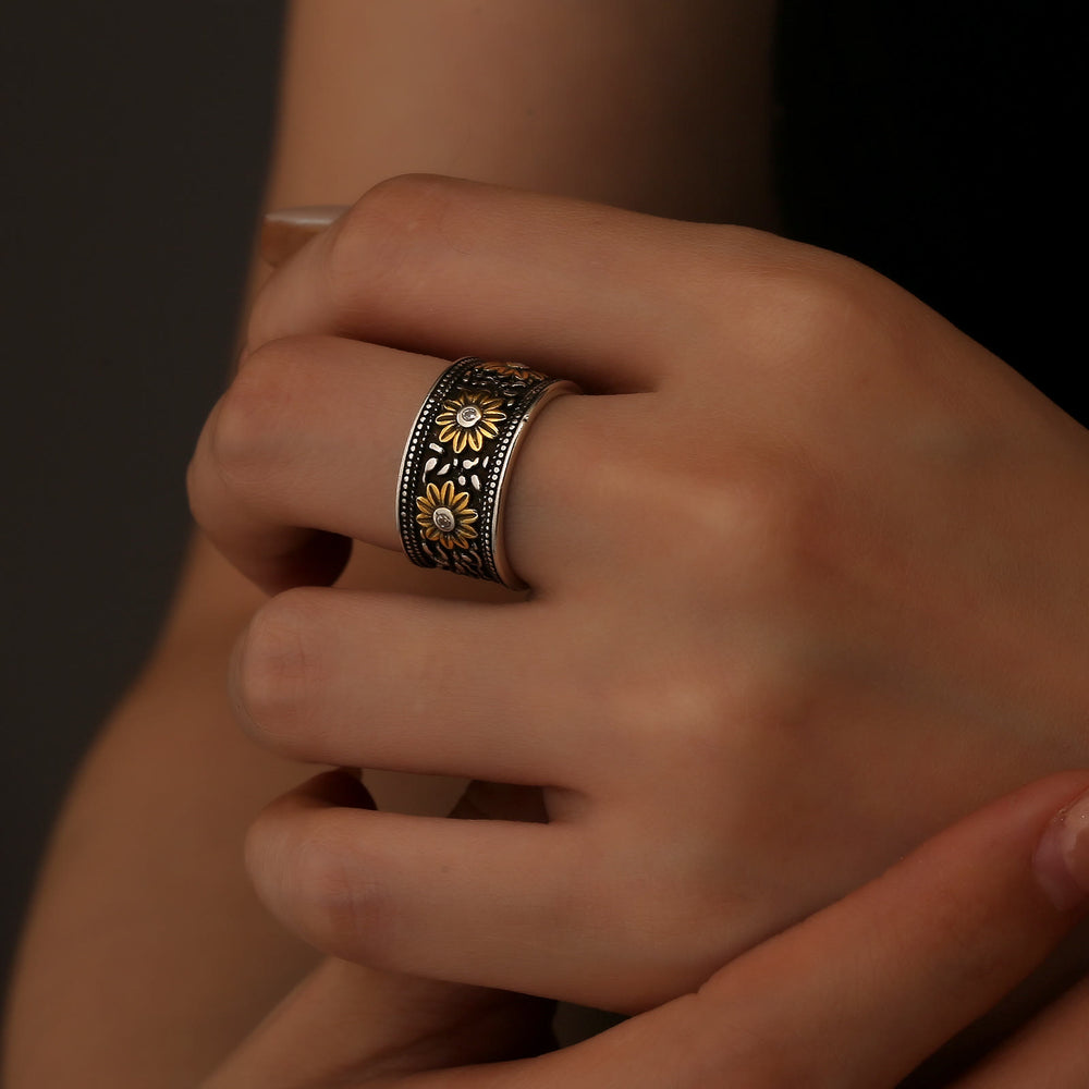 Bague ajustable rétro en argent teinté noir avec fleur - image 1