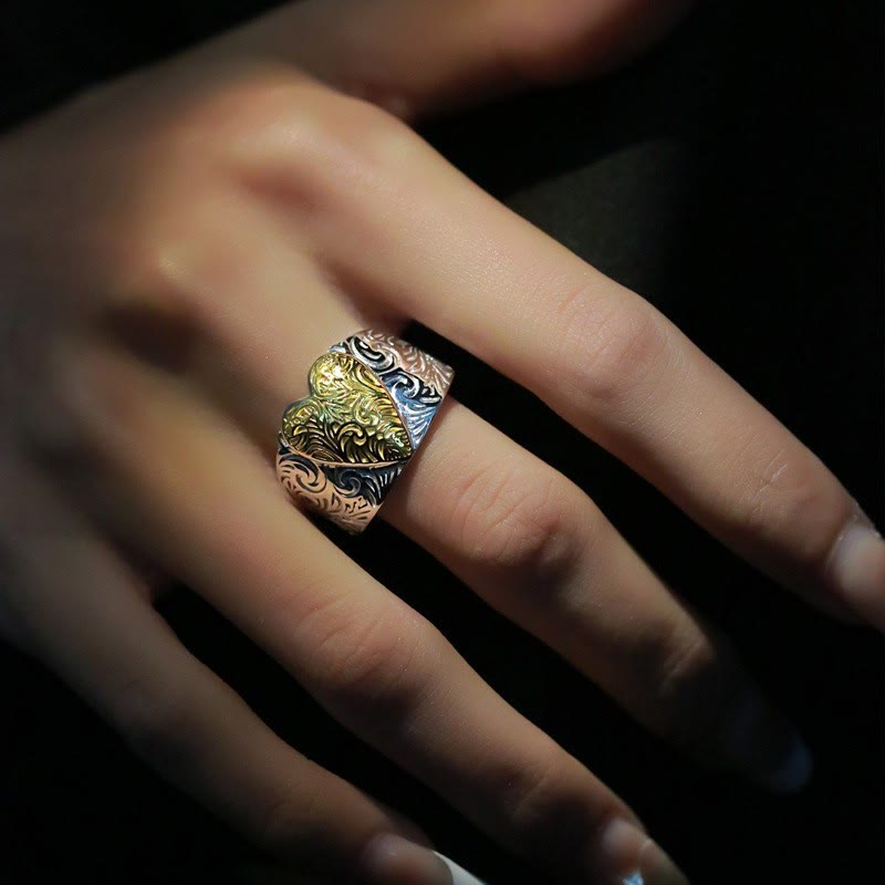 Bague ajustable en forme de cœur contrastant en or et en argent avec motif herbe - image 1
