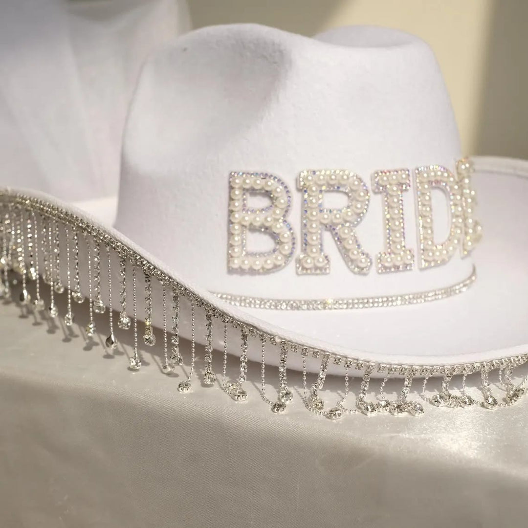 Chapeau de cowboy exquis avec pompon et perles incrustées - image 0