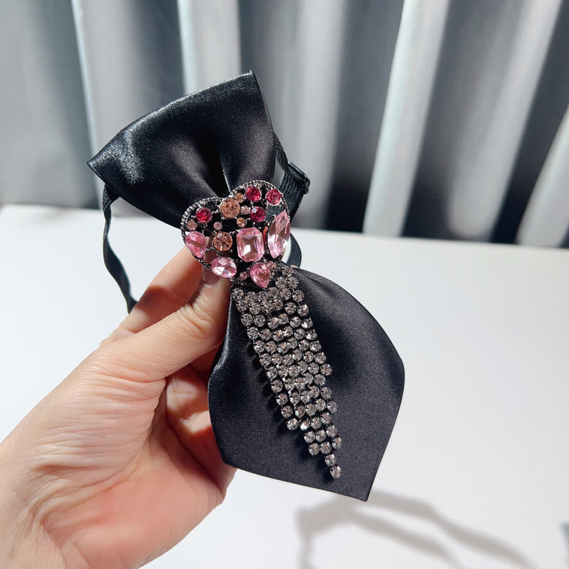 Cravate noire à pompons sertis de diamants en forme de cœur - image 1