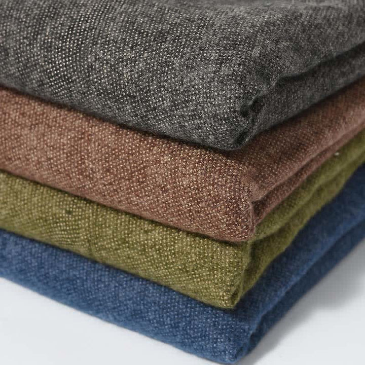 Écharpe rétro et chic de couleur unie avec bordure en fourrure - image 4