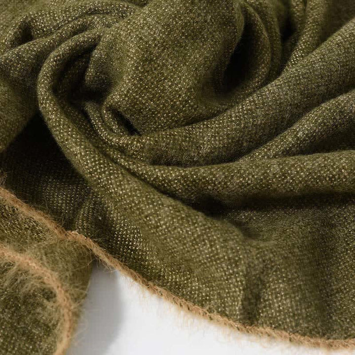 Écharpe rétro et chic de couleur unie avec bordure en fourrure - image 10