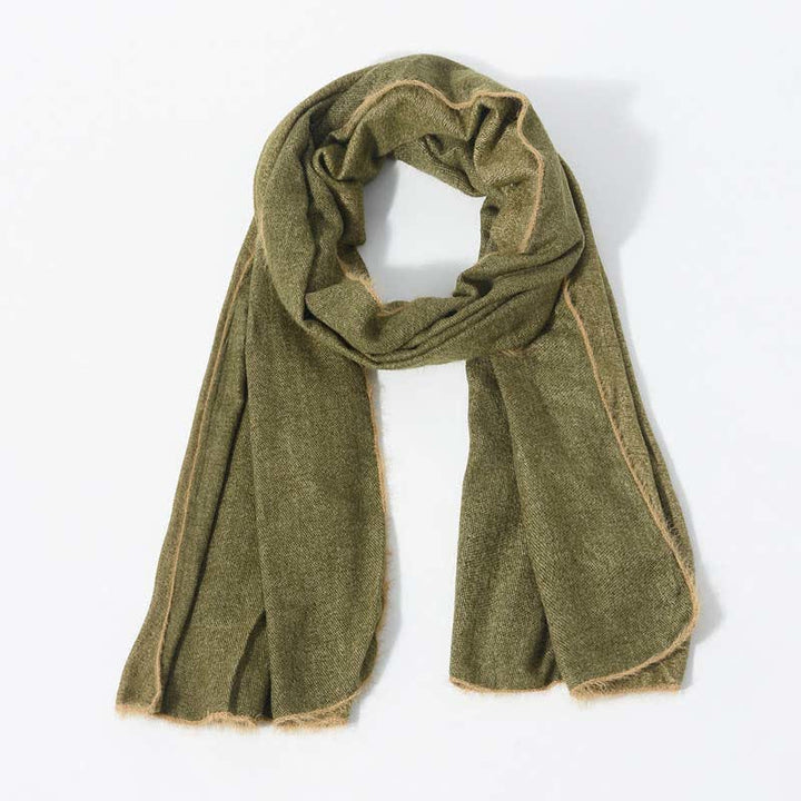 Écharpe rétro et chic de couleur unie avec bordure en fourrure - Vert armée - image 8