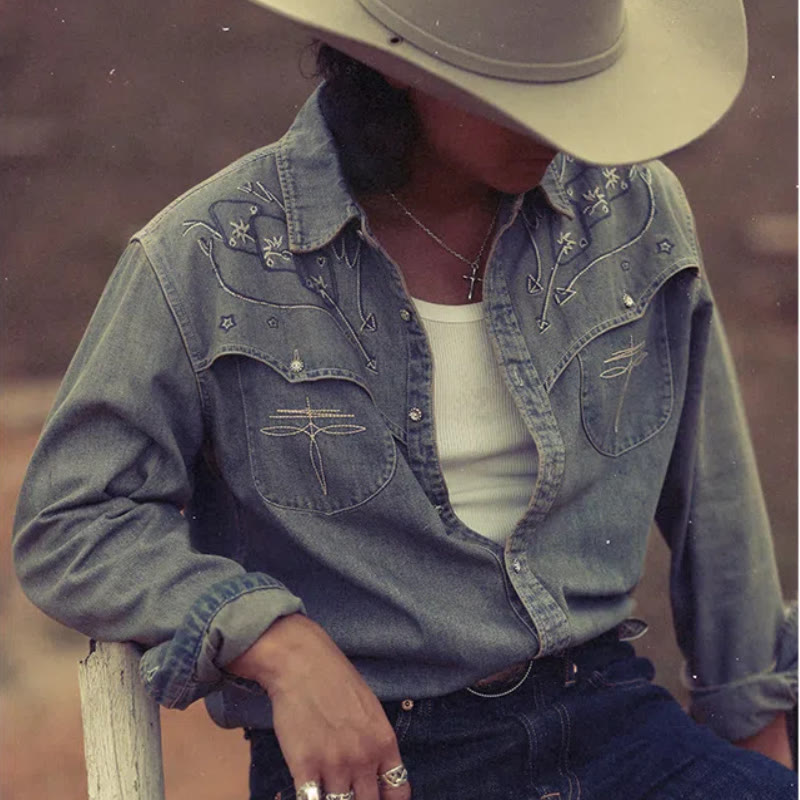 Chemise western cowboy en denim délavé brodée Gambler - image 0