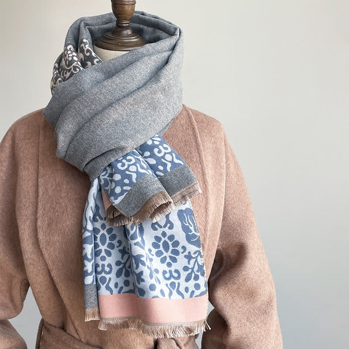 Écharpe chaude à motif patchwork de fleurs et de feuilles - image 1