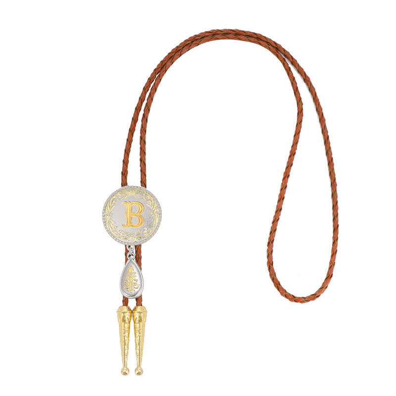 Cravate bolo en cuir marron avec initiale et pendentif en forme de larme - image 3