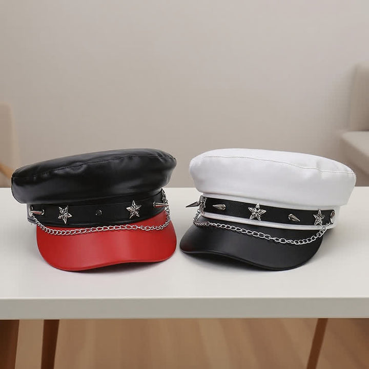 Béret en cuir bicolore à clous étoiles et chaînette - image 5