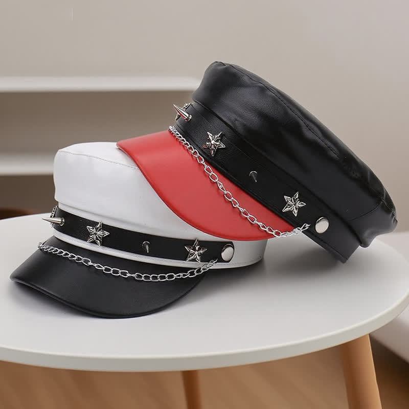 Béret en cuir bicolore à clous étoiles et chaînette - image 6