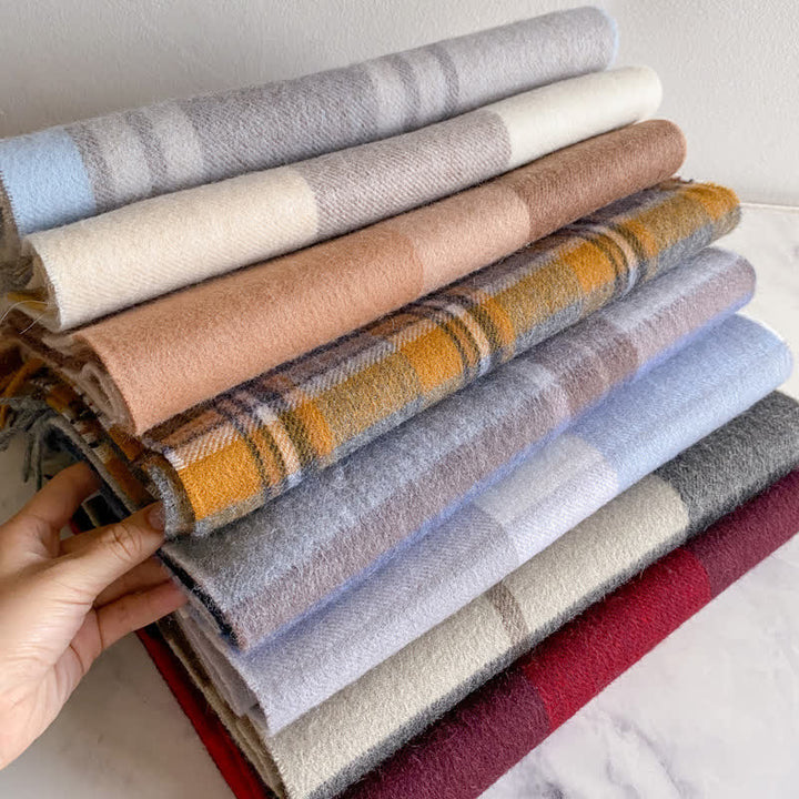 Écharpe unisexe en laine chaude à carreaux avec pompons - image 0