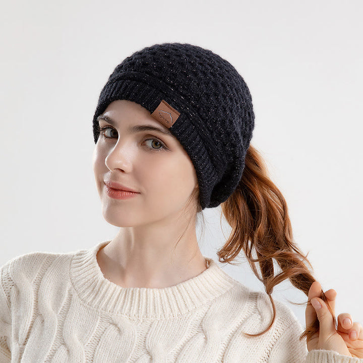 Bonnet d'hiver chaud en tricot pour femme, avec ouverture pour queue de cheval - Noir - Réglable (21 5/8"-23 5/8") - image 4