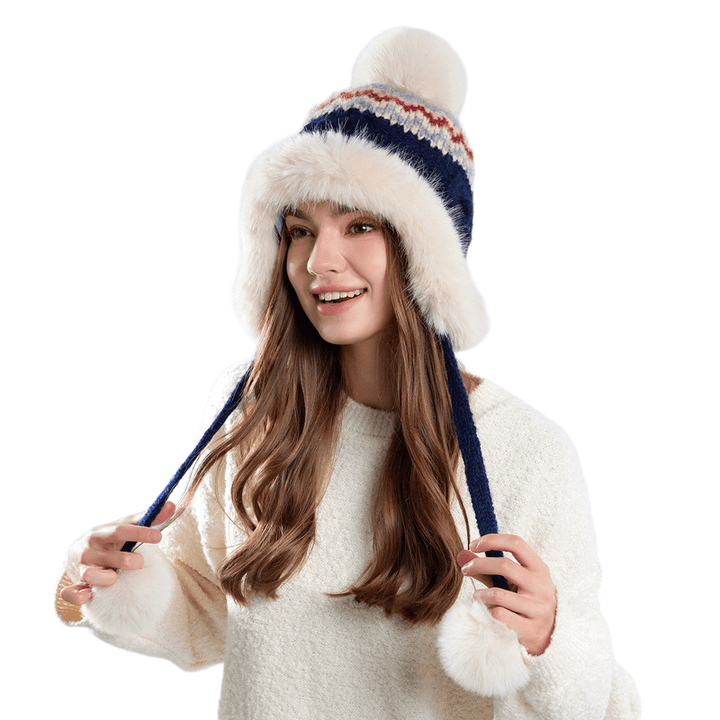 Bonnet d'hiver texturé en maille pour femme avec pompons en peluche - image 2