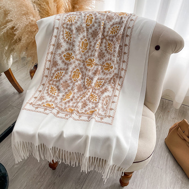 Châle à franges à motif floral vintage pour femme - image 1