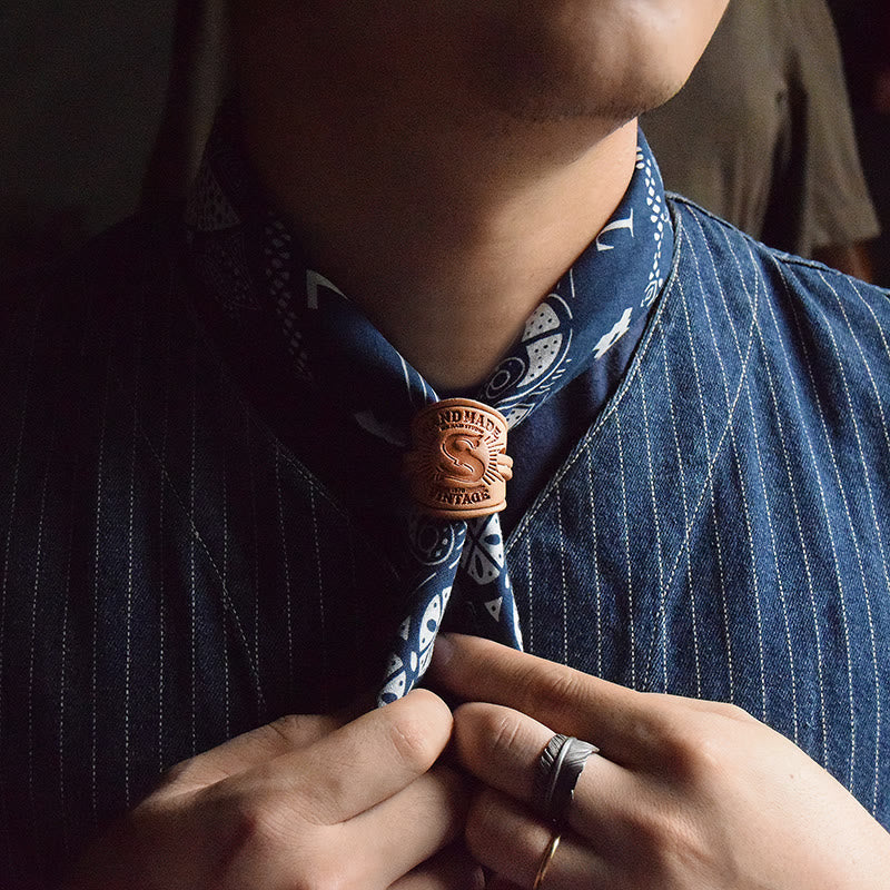 Pochette rétro à motifs multicolores avec boucle lettre - image 1