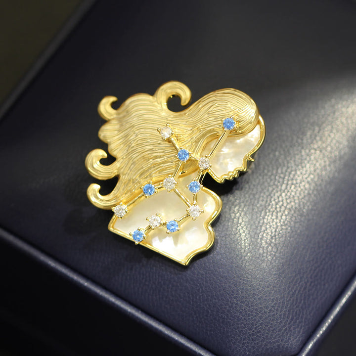 Broche en nacre et cristal bleu, or, représentant les 12 constellations - image 11