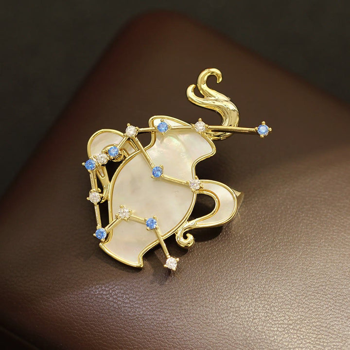Broche en nacre et cristal bleu, or, représentant les 12 constellations - Verseau - image 19