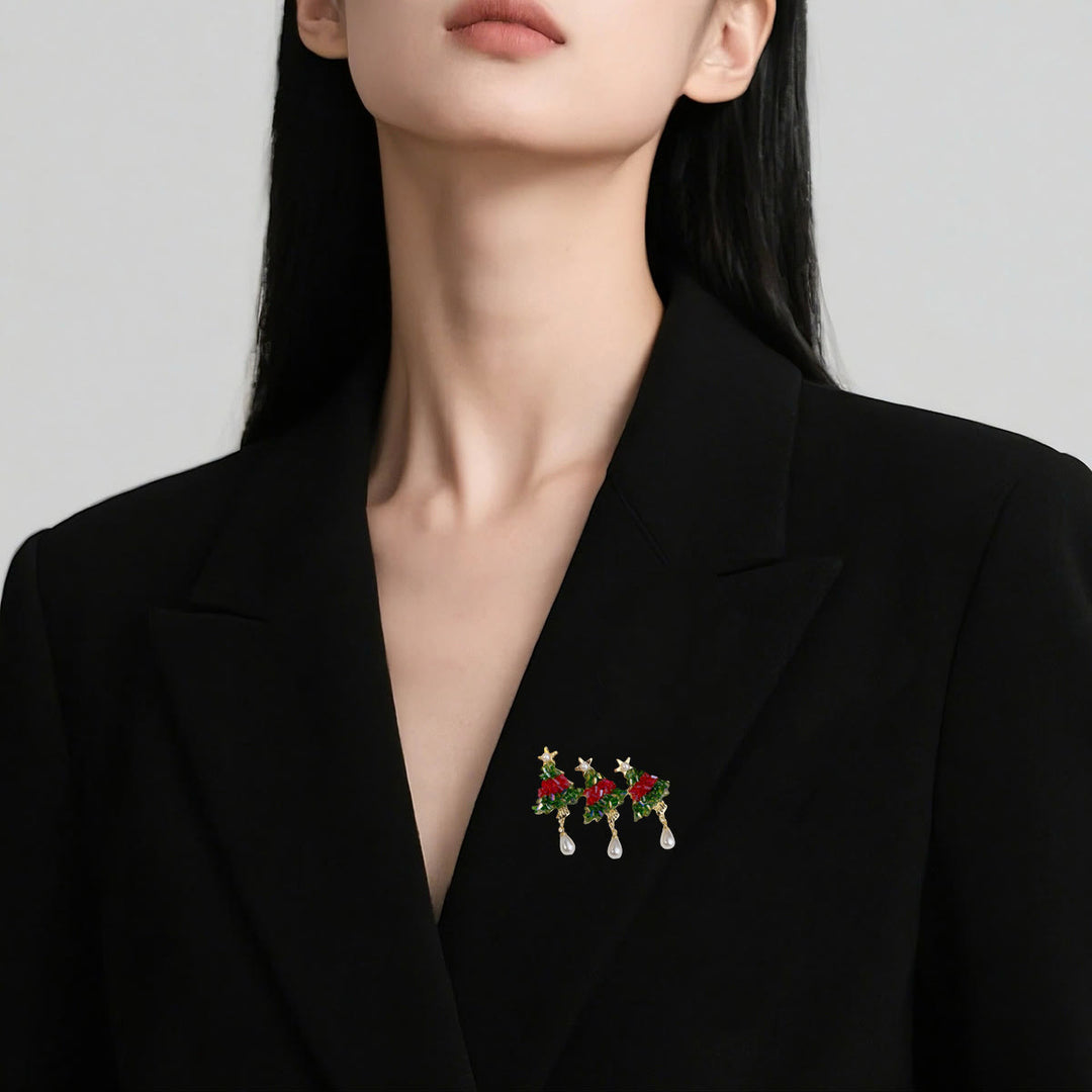 Broche festive en forme de sapin de Noël ornée de perles et d'une goutte de perle - image 1