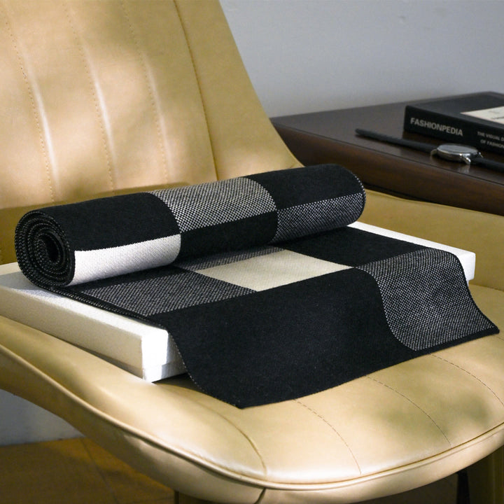 Écharpe d'hiver chaude et polyvalente à carreaux noirs et blancs pour homme - image 1