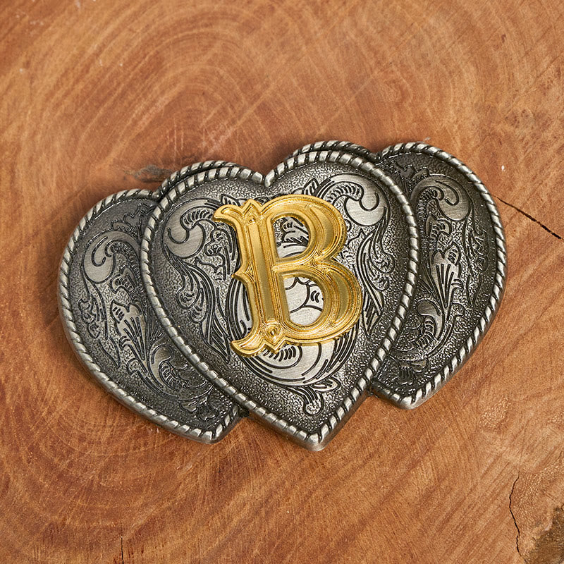 Ceinture en cuir avec boucle en forme de cœur et lettres dorées - image 1