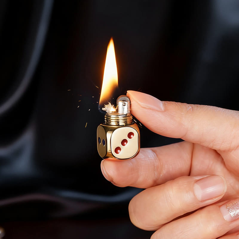 Briquet porte-clés rechargeable en forme de mini-dé classique avec mini-dés - image 2