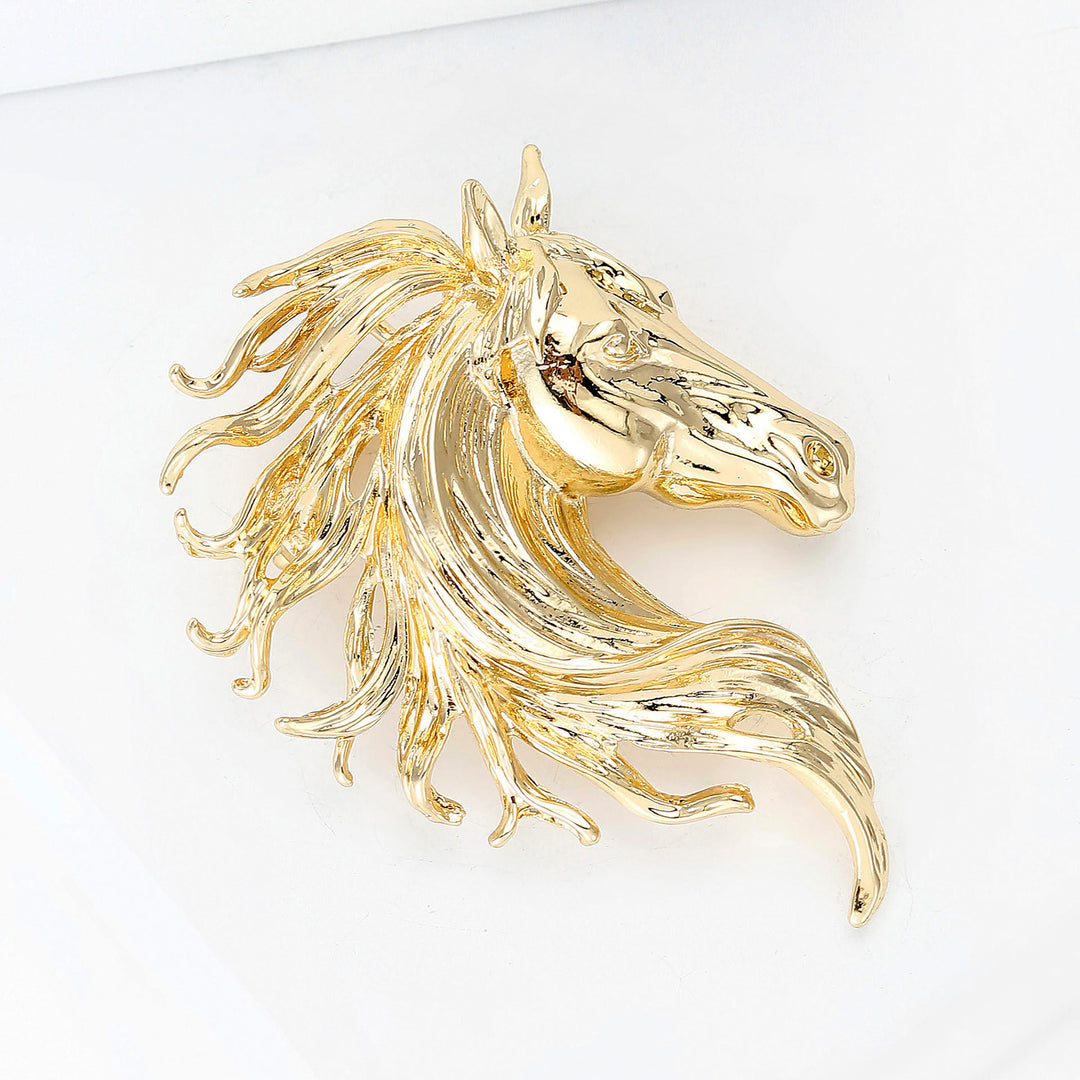 Broche en métal multicolore représentant une tête d'étalon dynamique - image 3