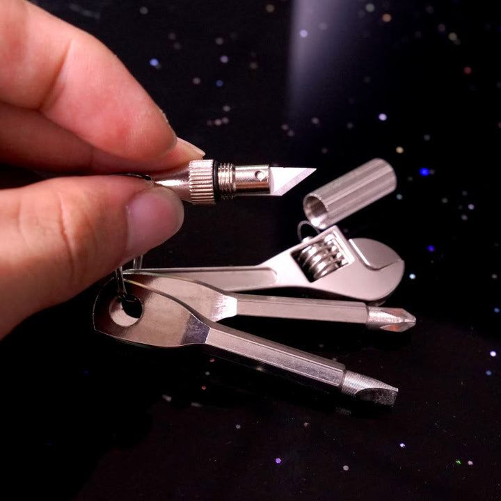 Mini-outil de poche 4 en 1 : couteau, clé, tournevis et porte-clés - image 4