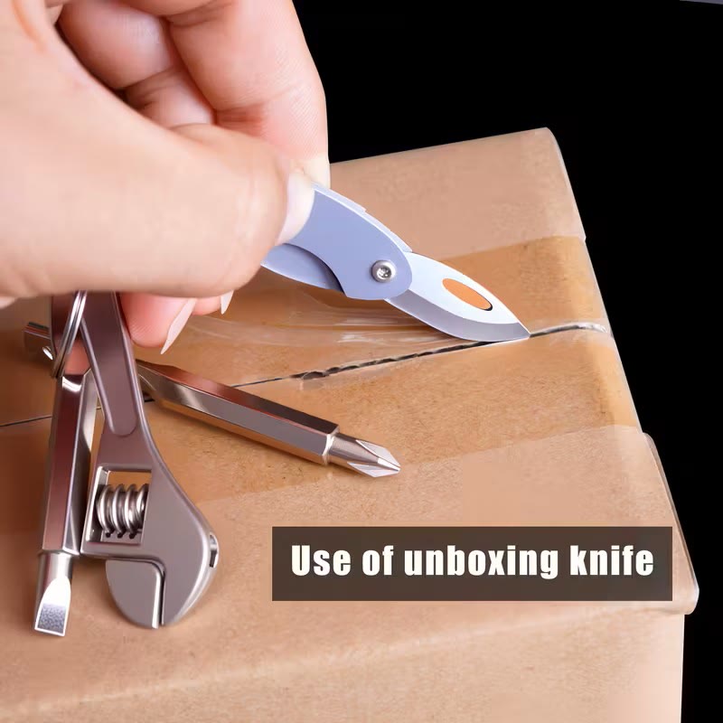 Ensemble d'outils compact 4 en 1 : couteau, clé, tournevis et porte-clés. - image 3