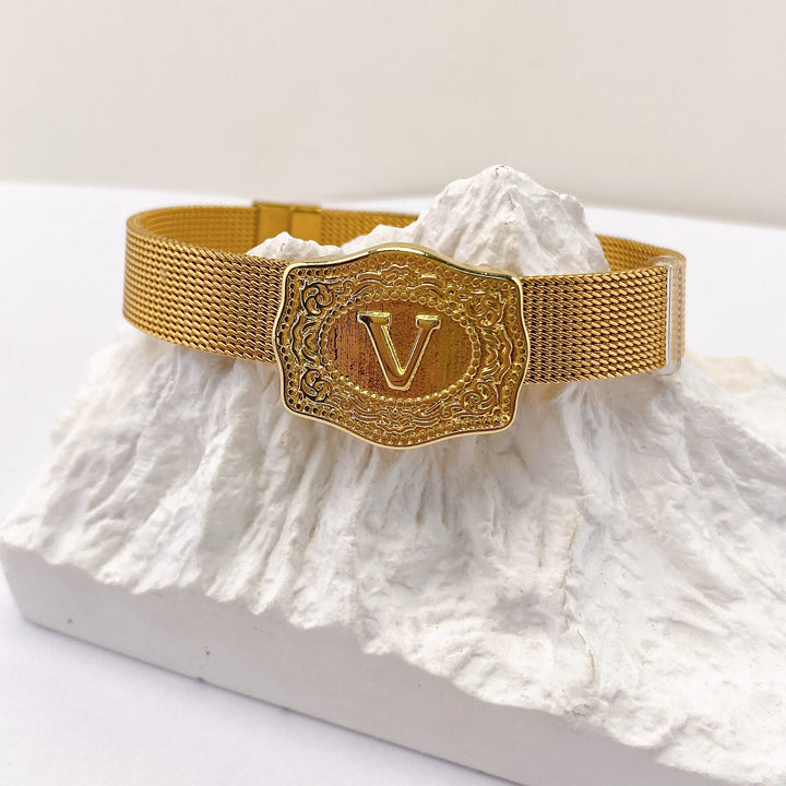 Bracelet glamour doré avec initiale gravée - V - image 21
