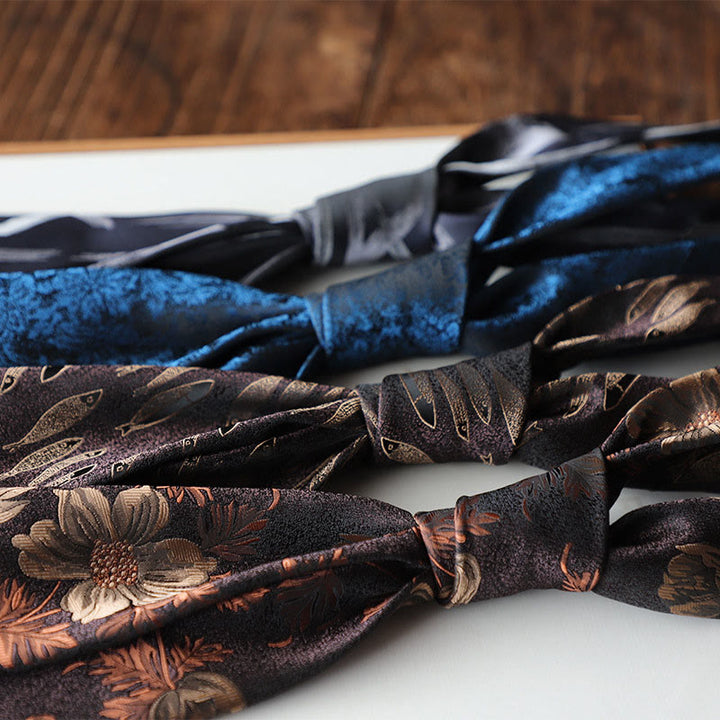 Cravates pour hommes en tissu soyeux à motifs ornementaux - image 3