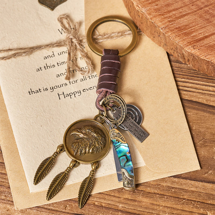 Porte-clés couteau pliant rétro avec pendentif rond en forme de coquillage et pendentif tête d'aigle, texture coquillage - image 1