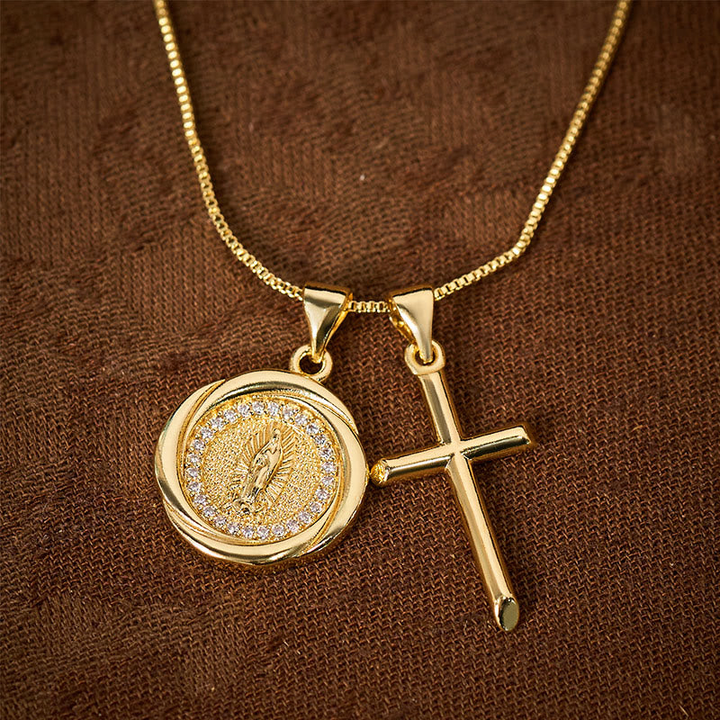 Collier à double pendentif sceau et croix en métal doré brillant - image 2