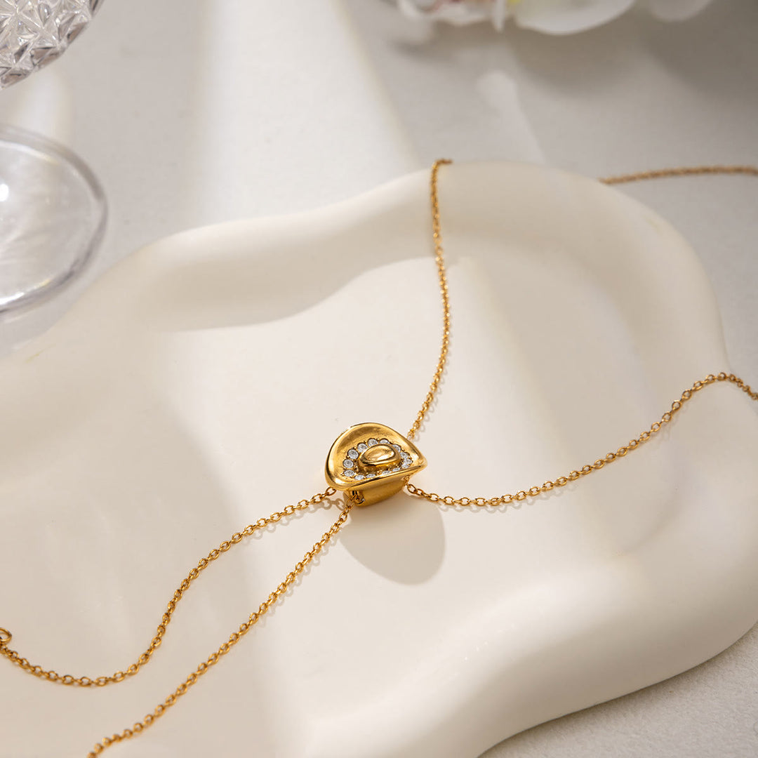 Collier en forme de chapeau de cowboy western orné de strass brillants - image 5