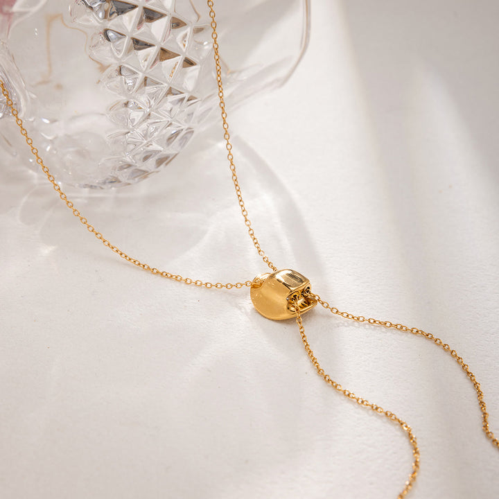 Collier en forme de chapeau de cowboy western orné de strass brillants - image 6