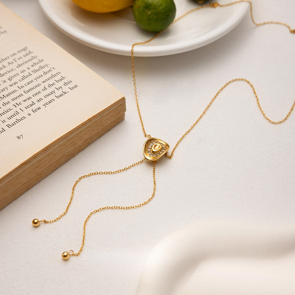 Collier en forme de chapeau de cowboy western orné de strass brillants - image 1