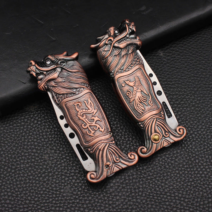 Briquet à butane coupe-vent avec motif tête de dragon antique en relief - image 3